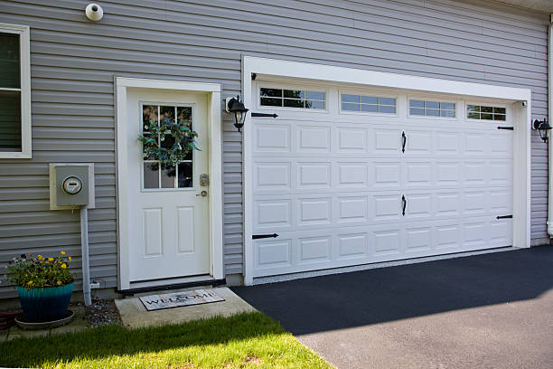 24/7 Emergency Garage Door Panel Replacement experts in Astoria, OR